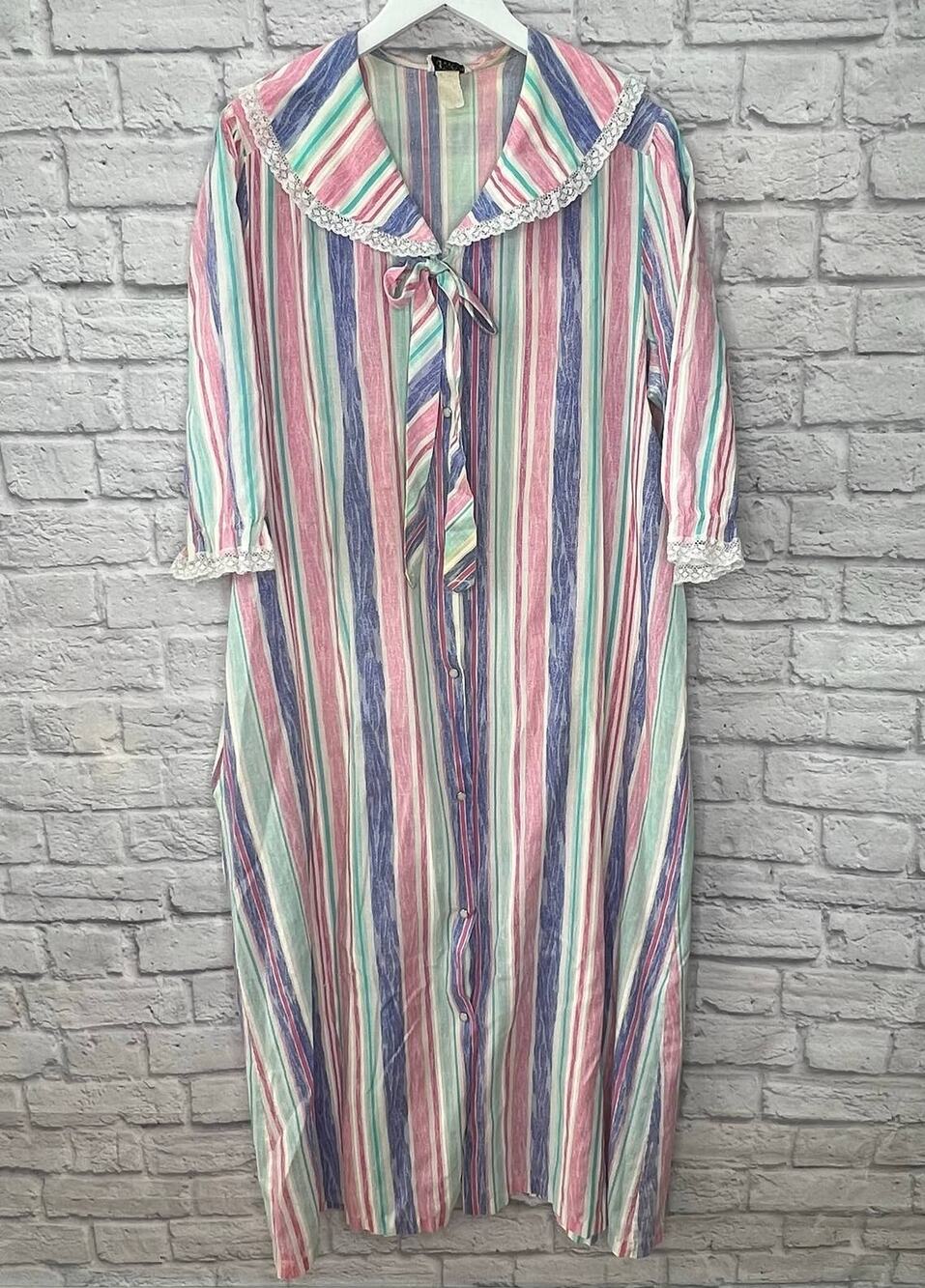Vintage Improved Living Striped Robe House Coat Size L Ruffle Lace Button Pink